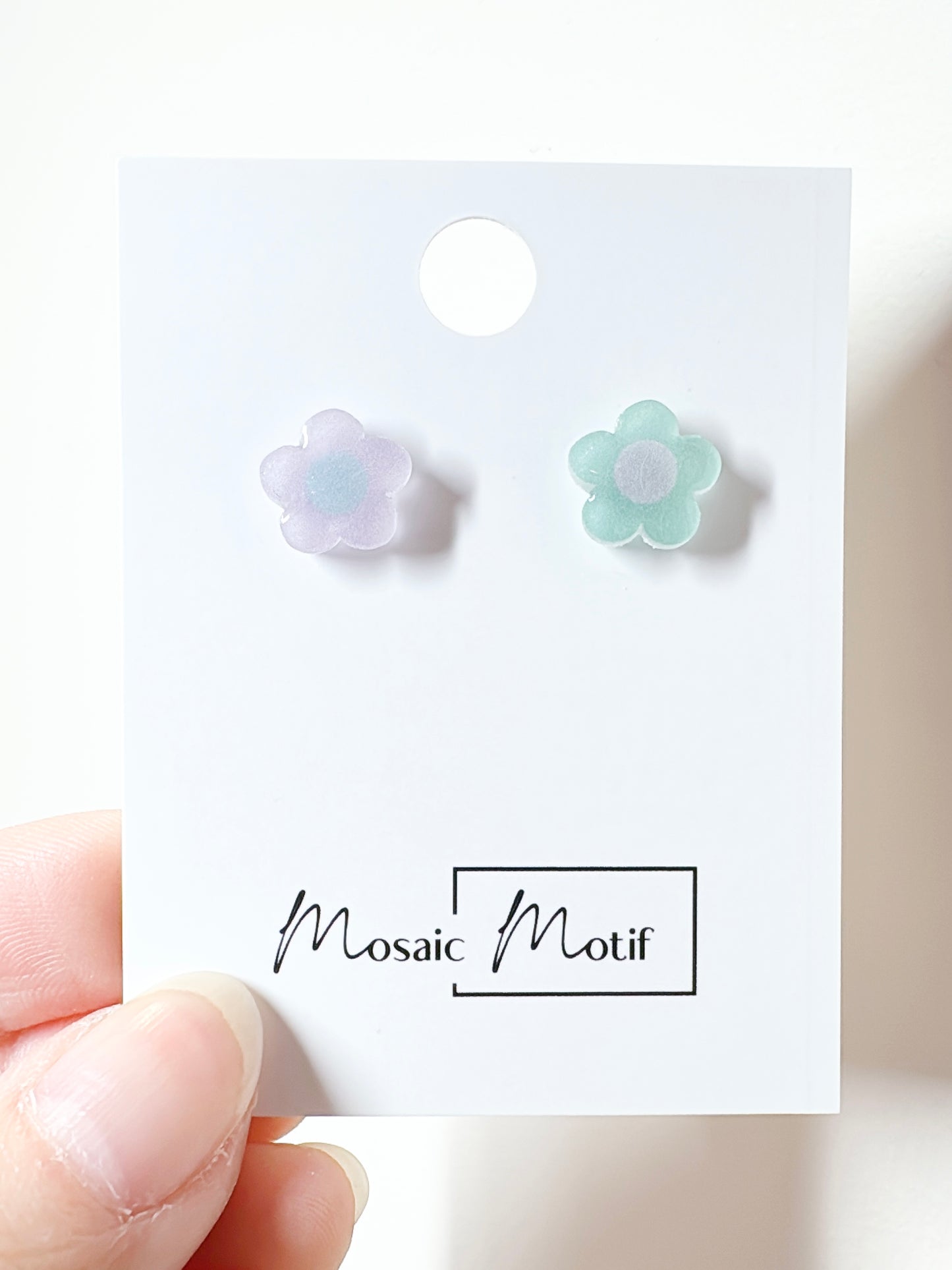 (🌼) Floral mini stud (multiple colours)