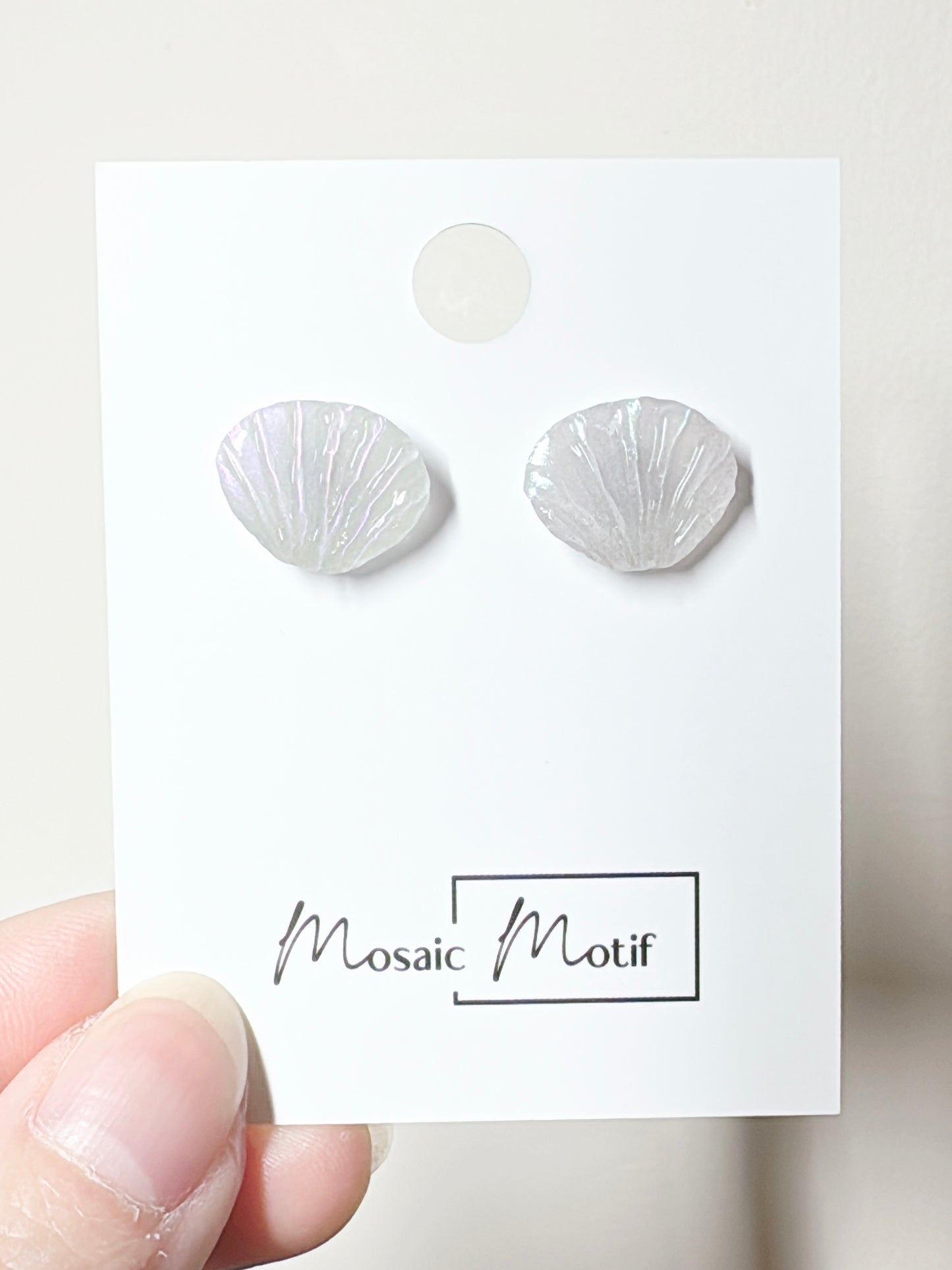 (🐚) Pearl shell earrings (multiple styles)