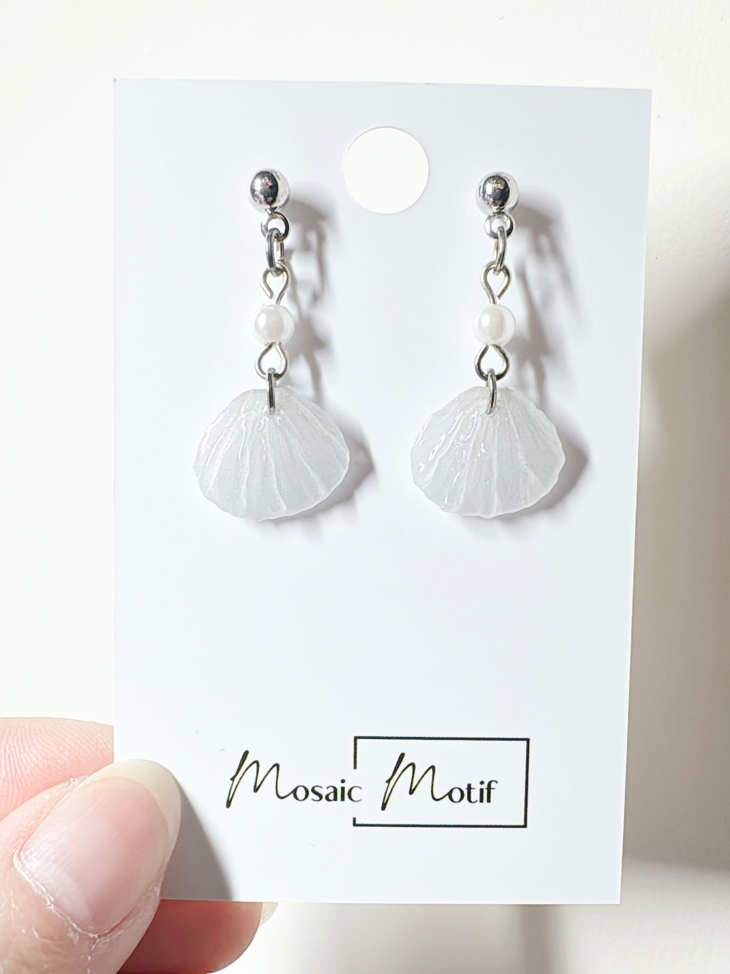 (🐚) Pearl shell earrings (multiple styles)